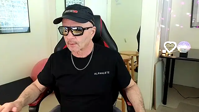 Snapshot of hotdadbod chatting on 14, 1, 2025 hotdadbod online show from 14, 1, 2025