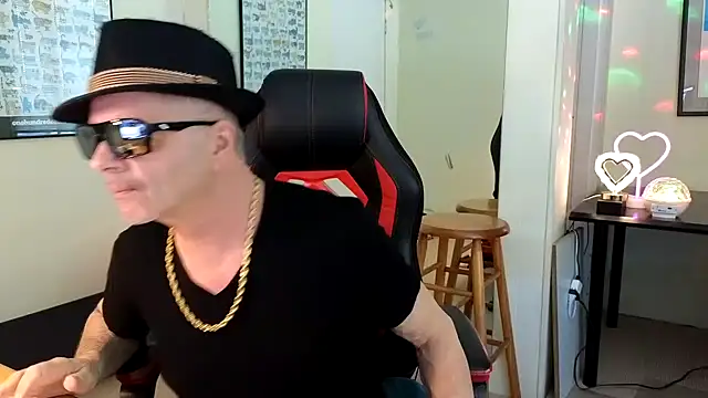 Snapshot of hotdadbod chatting on 20, 1, 2025 hotdadbod online show from 20, 1, 2025