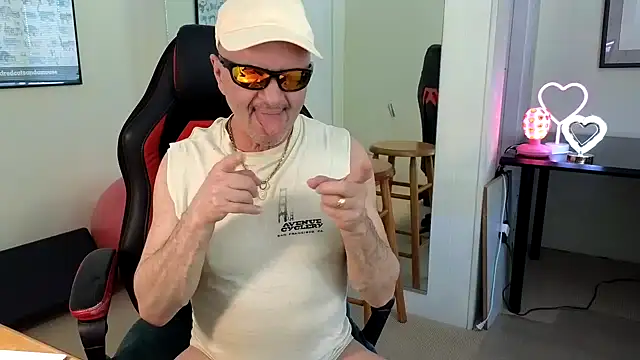 Snapshot of hotdadbod chatting on 5, 2, 2025 hotdadbod online show from 5, 2, 2025