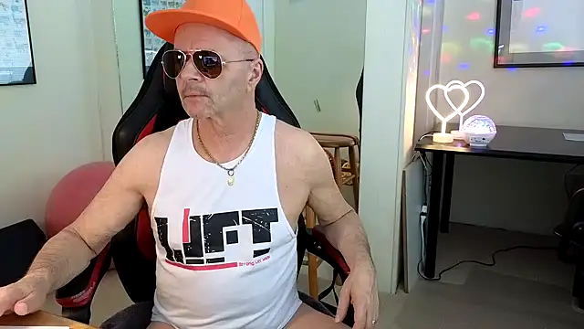 Snapshot of hotdadbod chatting on 11, 2, 2025 hotdadbod online show from 11, 2, 2025