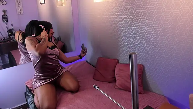 Nattasha Pink online show from 14, 6, 2026