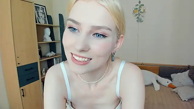 Snapshot of LaynePingitore chatting on 8, 6, 2026 LaynePingitore online show from 8, 6, 2026