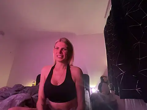 Hailey amour online show from 18, 5, 2026