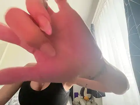 Hailey amour online show from 19, 5, 2026