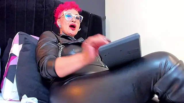 Snapshot of mistress_sandy chatting on 28, 6, 2026 mistress sandy online show from 28, 6, 2026