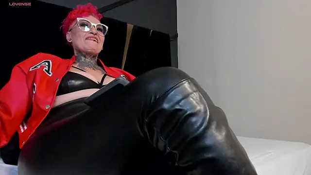 Snapshot of mistress_sandy chatting on 3, 7, 2026 mistress sandy online show from 3, 7, 2026