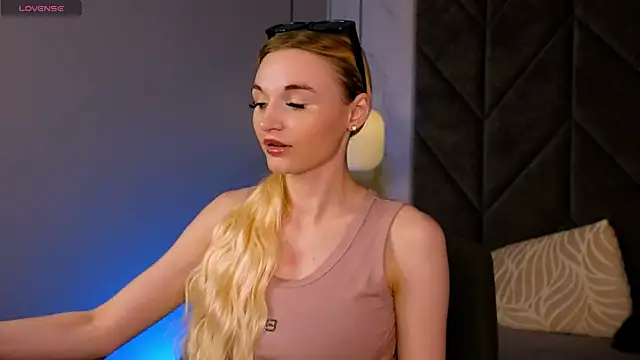 Mila  Lux online show from 23, 5, 2026