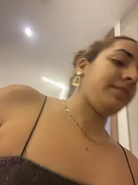 Bella-Saint online show from 25, 5, 2026
