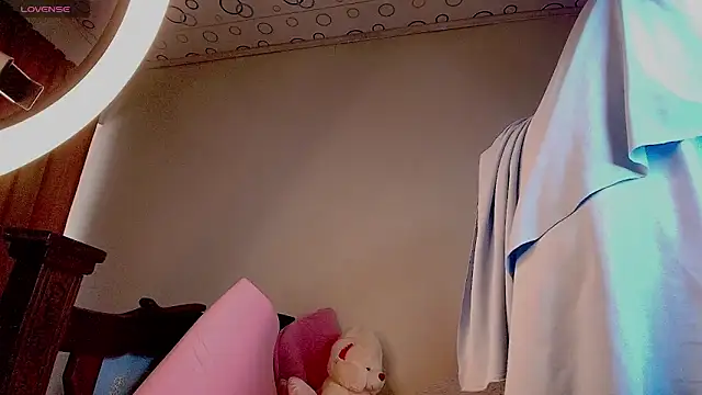 Nadine Nassib online show from 20, 6, 2026
