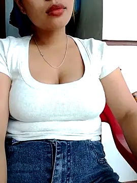 Snapshot of Mirra-a chatting on 12, 6, 2026 Mirra-a online show from 12, 6, 2026