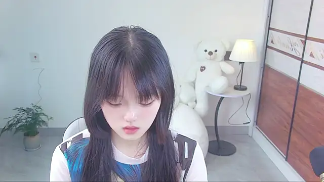 Evil-Bunny007 online show from 14, 5, 2026