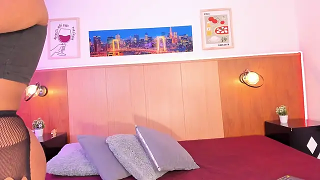 Anniie Fox  online show from 8, 7, 2026