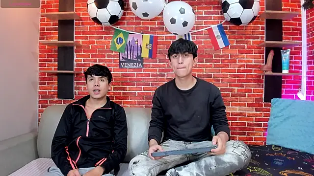 Hoot boyss  online show from 19, 6, 2026