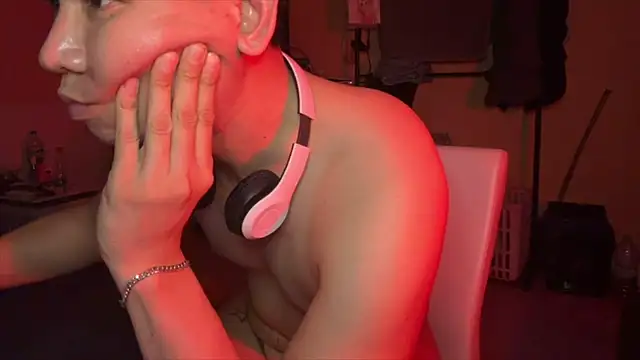 Snapshot of nattyxboi chatting on 24, 6, 2026 nattyxboi online show from 24, 6, 2026