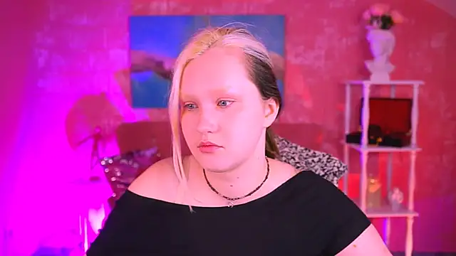 ViolettWoods online show from 8, 6, 2026