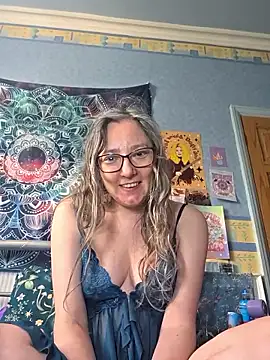 Snapshot of Izzylove47 chatting on 18, 5, 2026 Izzylove47 online show from 18, 5, 2026