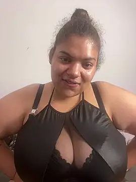NiniDeluxee online show from 9, 8, 2026