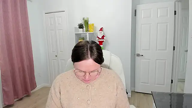 Vika73 online show from 17, 12, 2024