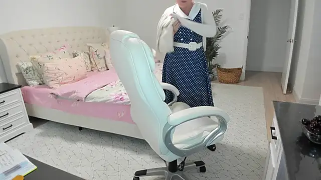 Snapshot of Vika73 chatting on 17, 7, 2026 Vika73 online show from 17, 7, 2026