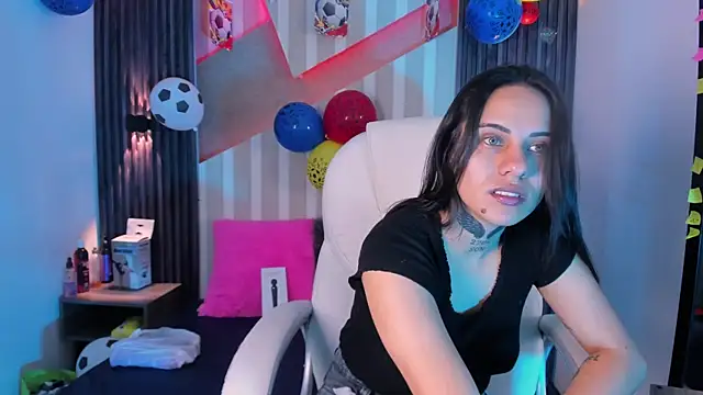 MadisonYoung000 online show from 6, 7, 2026