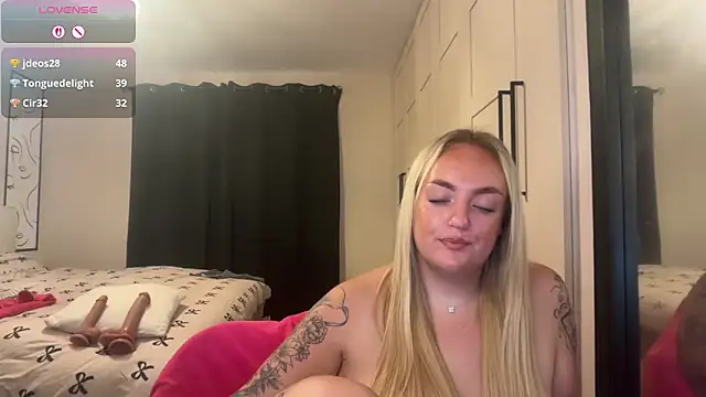 CurvyWetWife online show from 2, 7, 2026