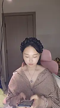Snapshot of lylxili chatting on 4, 6, 2026 lylxili online show from 4, 6, 2026