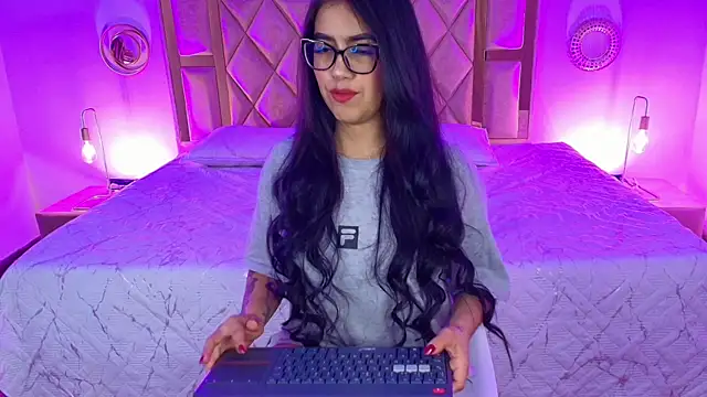 AlahiaColucci online show from 30, 5, 2026