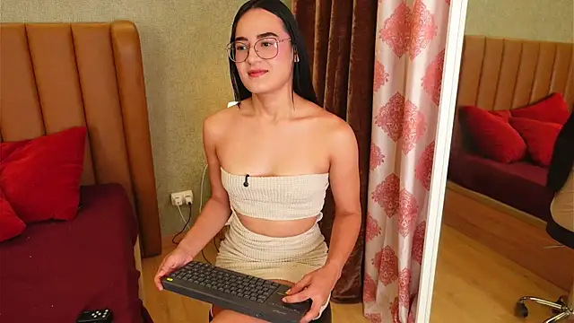 Snapshot of violetazoraya chatting on 10, 7, 2026 violetazoraya online show from 10, 7, 2026