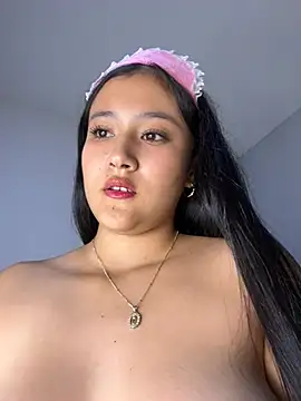 Snapshot of amara_huxly chatting on 3, 7, 2026 amara huxly online show from 3, 7, 2026