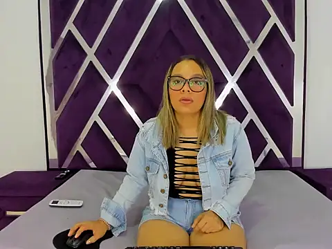 LunaViceht online show from 12, 6, 2026