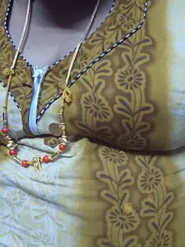 Snapshot of geetha431 chatting on 22, 5, 2026 geetha431 online show from 22, 5, 2026