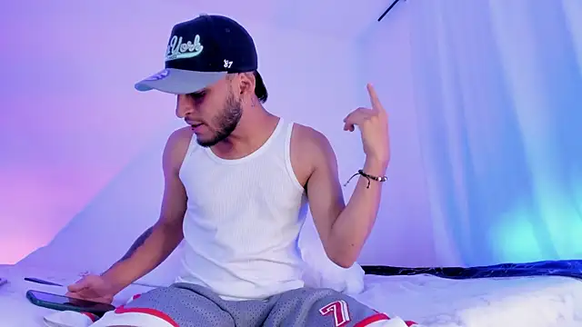  Kevin xxx online show from 25, 1, 2025