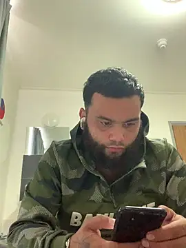 crimikeanu24 online show from 3, 6, 2026