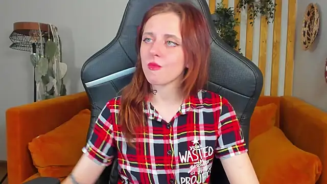 Snapshot of FreyaVeys chatting on 4, 7, 2026 FreyaVeys online show from 4, 7, 2026