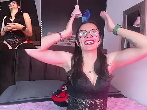 Snapshot of Afroditta_Rosse chatting on 9, 6, 2026 Afroditta Rosse online show from 9, 6, 2026