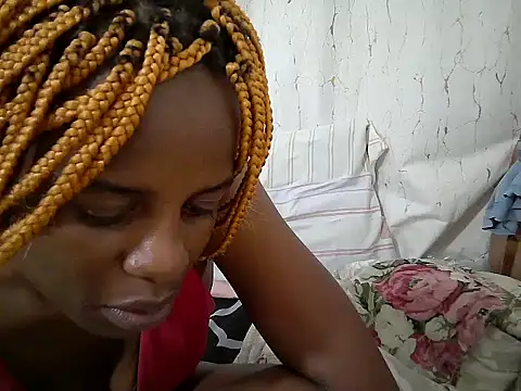 Snapshot of queen_beev chatting on 13, 6, 2026 queen beev online show from 13, 6, 2026