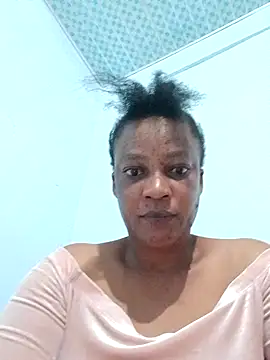 Snapshot of QueenLave chatting on 23, 5, 2026 QueenLave online show from 23, 5, 2026