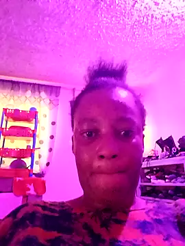 Snapshot of QueenLave chatting on 27, 5, 2026 QueenLave online show from 27, 5, 2026