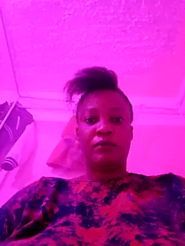 Snapshot of QueenLave chatting on 28, 5, 2026 QueenLave online show from 28, 5, 2026