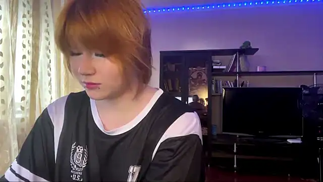 HelloKinki online show from 8, 6, 2026