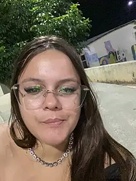 Laryssinha 69 online show from 12, 7, 2026
