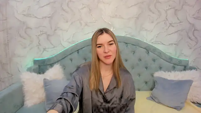 Snapshot of RoxyReignn chatting on 23, 5, 2026 RoxyReignn online show from 23, 5, 2026