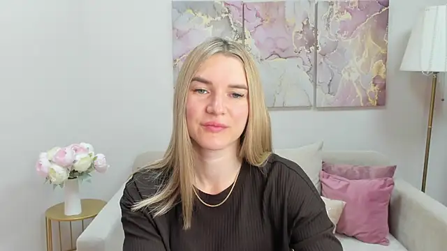 RoxyReignn online show from 9, 7, 2026