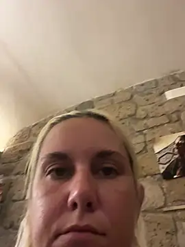 Sofia beee online show from 2, 7, 2026
