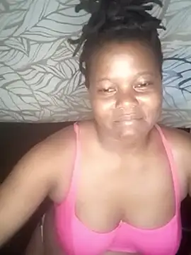 Snapshot of Thia_bunny chatting on 5, 6, 2026 Thia bunny online show from 5, 6, 2026