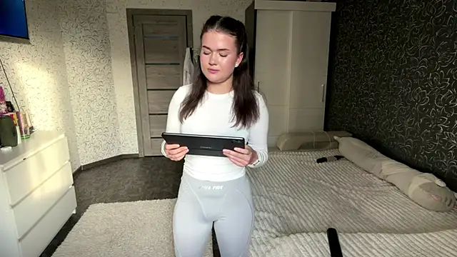 cuteshowy online show from 25, 6, 2026