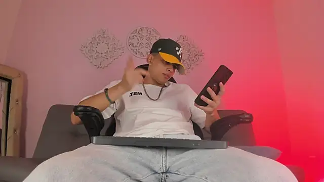 Matheww strong online show from 25, 5, 2026