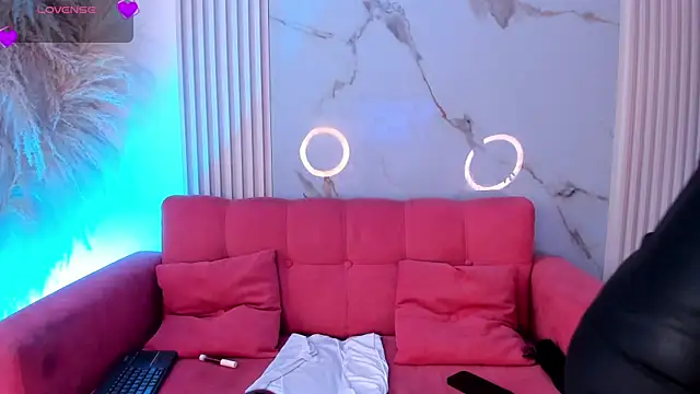 HottieVeroo  online show from 28, 7, 2026