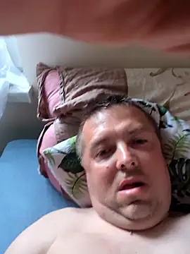Snapshot of krzyszto1986 chatting on 27, 5, 2026 krzyszto1986 online show from 27, 5, 2026