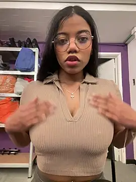 Ariana roxe  online show from 11, 6, 2026